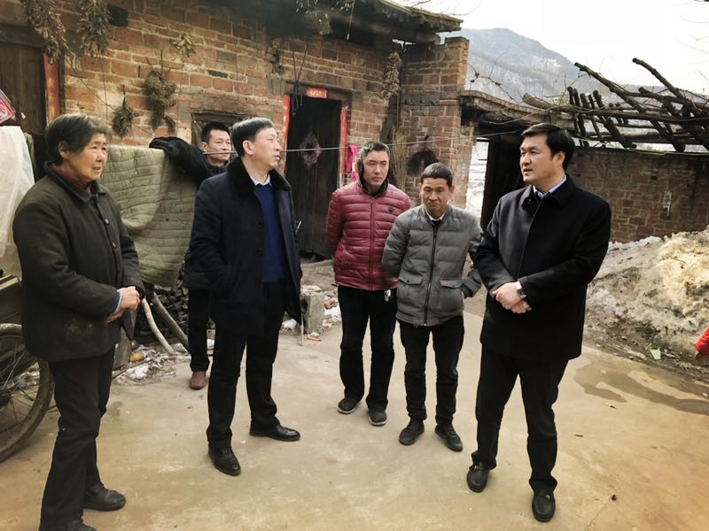 民建“組團”慰問，企業(yè)送溫暖到家